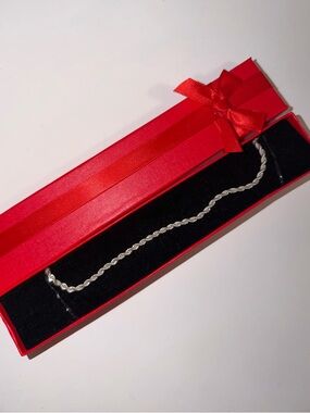 Elegant Silver necklace- Women's Jewelry